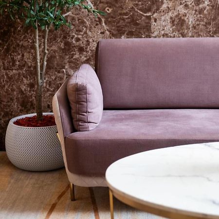 Hotel Diamond Prishtina Laplje Selo Zewnętrze zdjęcie A sofa