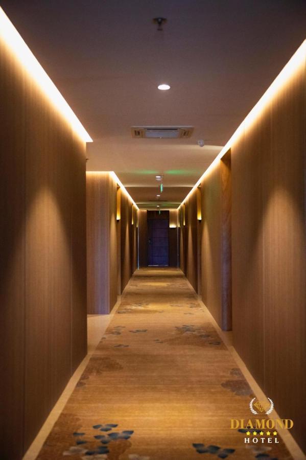 Hotel Diamond Prishtina Laplje Selo Zewnętrze zdjęcie A corridor in a hotel