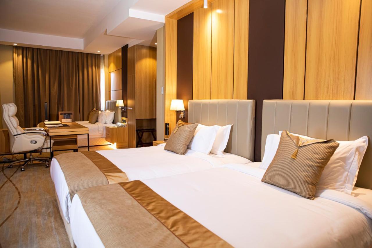 Hotel Diamond Prishtina Laplje Selo Zewnętrze zdjęcie A room at the hotel