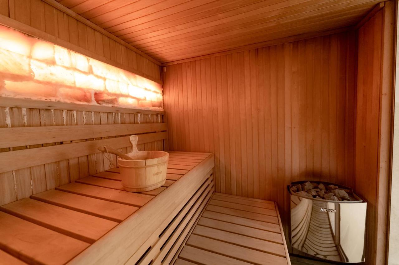 Hotel Diamond Prishtina Laplje Selo Zewnętrze zdjęcie A Finnish sauna
