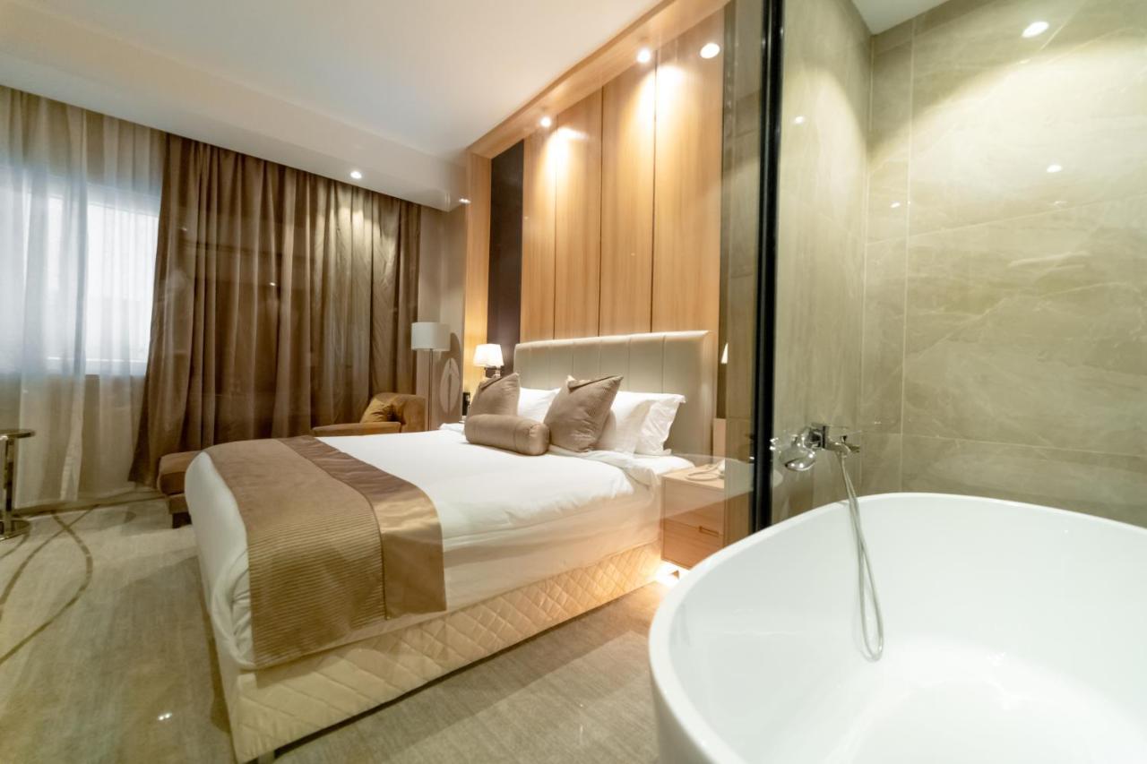 Hotel Diamond Prishtina Laplje Selo Zewnętrze zdjęcie A suite at the hotel