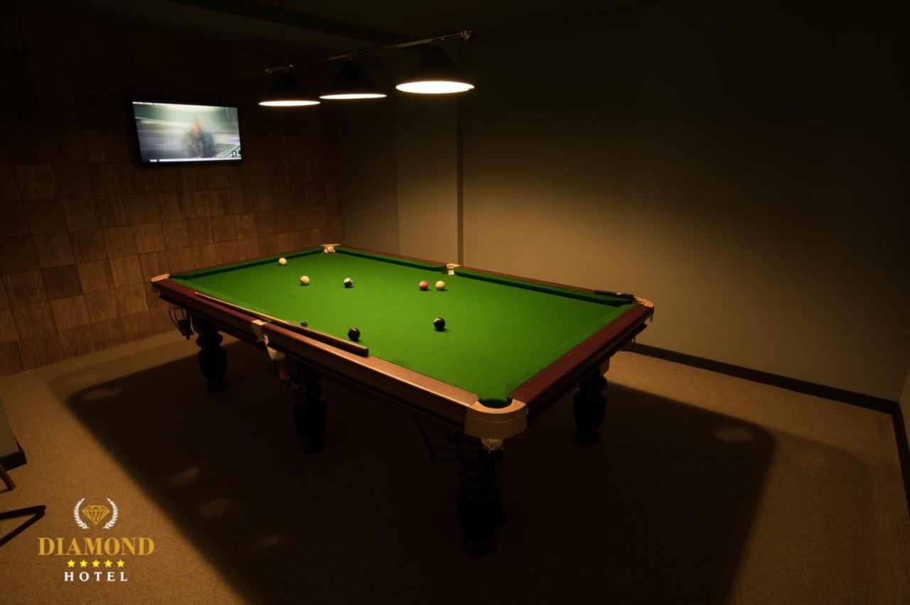 Hotel Diamond Prishtina Laplje Selo Zewnętrze zdjęcie A pool table