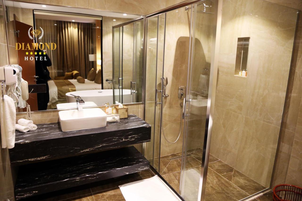 Hotel Diamond Prishtina Laplje Selo Zewnętrze zdjęcie A bathroom at the hotel